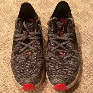Nike girls air max sneakers, size 2.5 Y